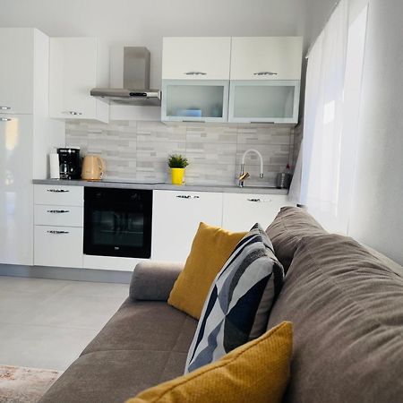 Apartment Erika - For 2 Near The Beach Pula Ngoại thất bức ảnh
